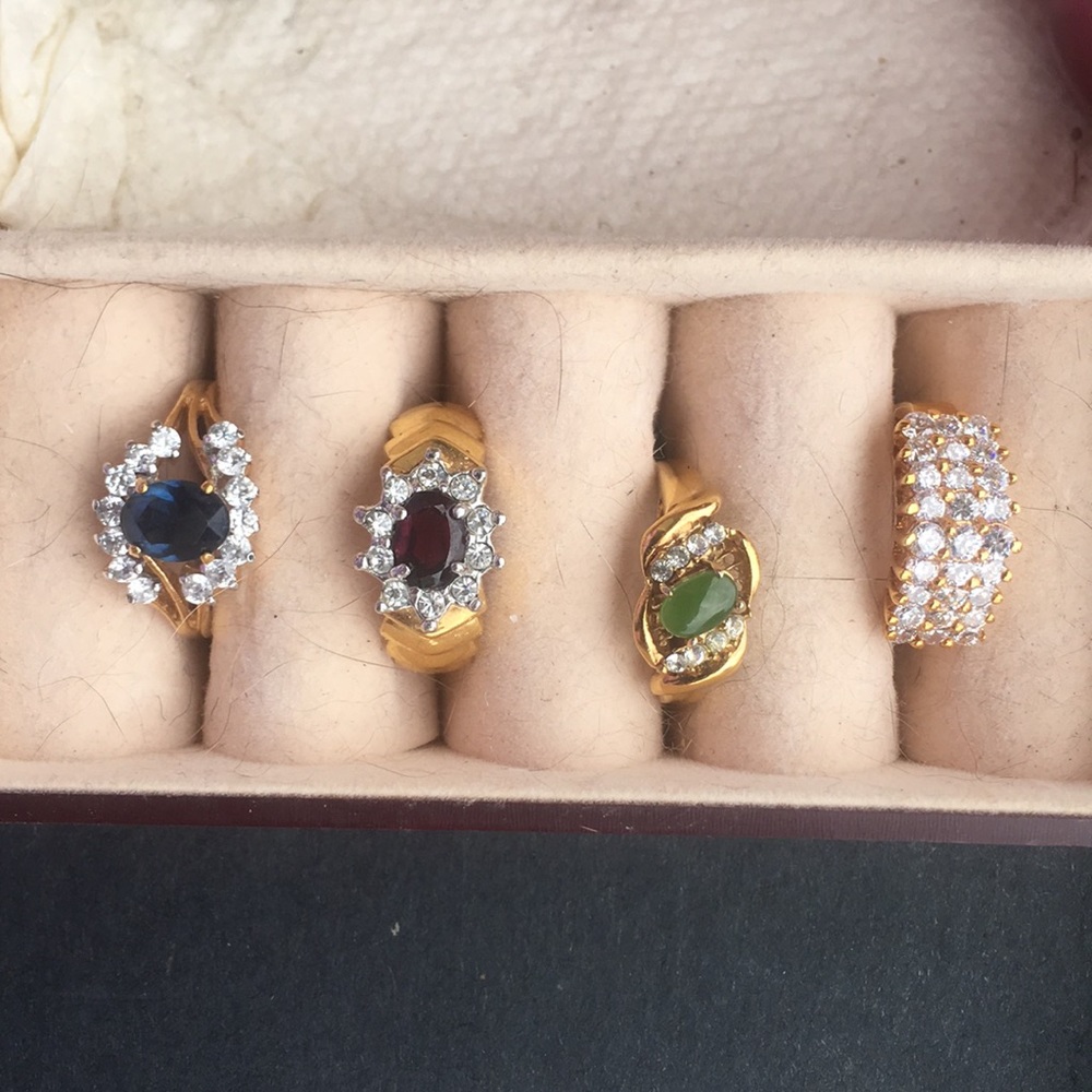 Set of 4 Gold Rings